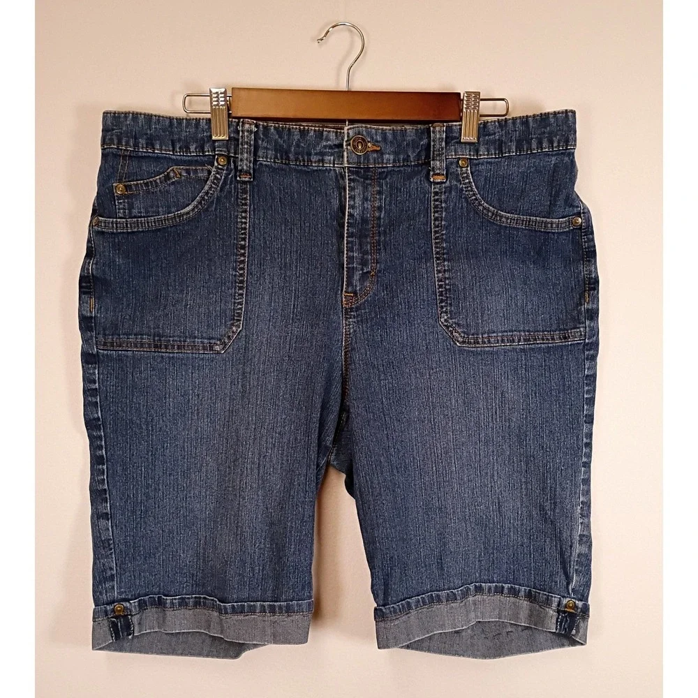 Classic Casual Gloria Vanderbilt Womens 16 Blue Slimming Bermuda Denim Shorts